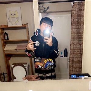 Meet your Posher, Dustin